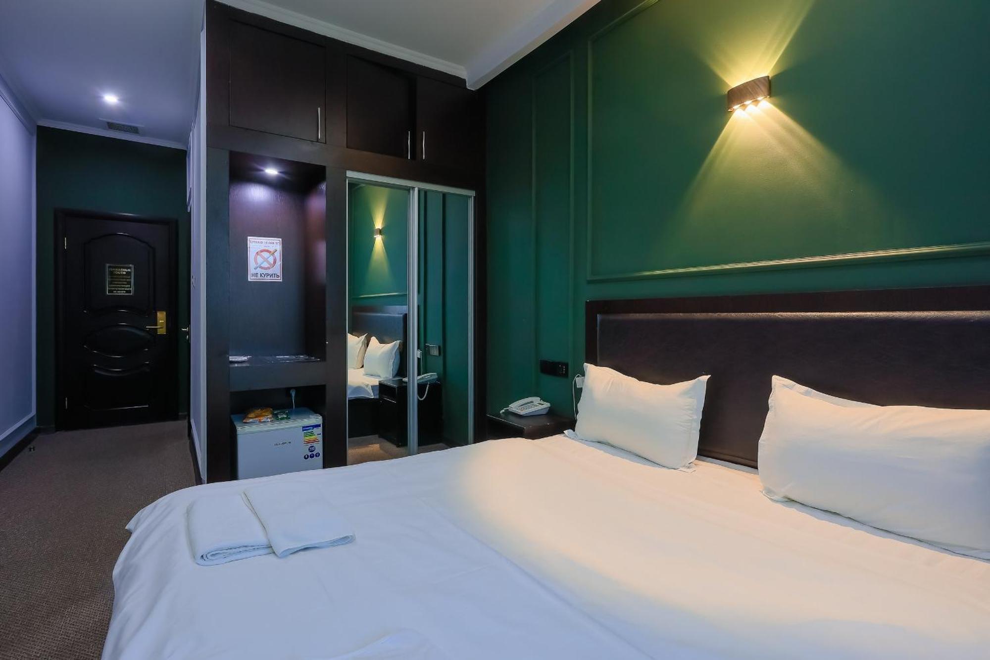 Hotel Vivaldis Almaty Ngoại thất bức ảnh