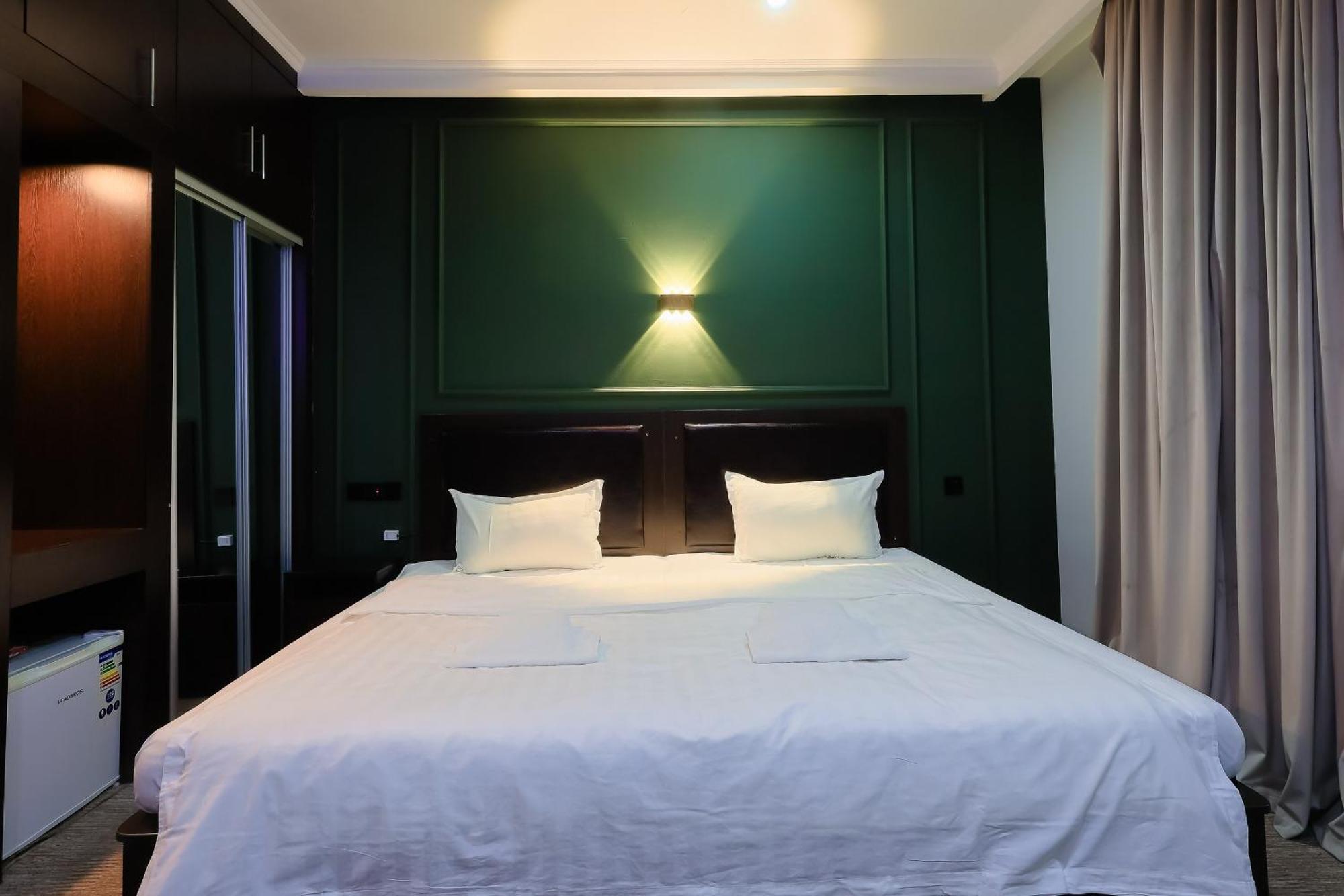 Hotel Vivaldis Almaty Ngoại thất bức ảnh