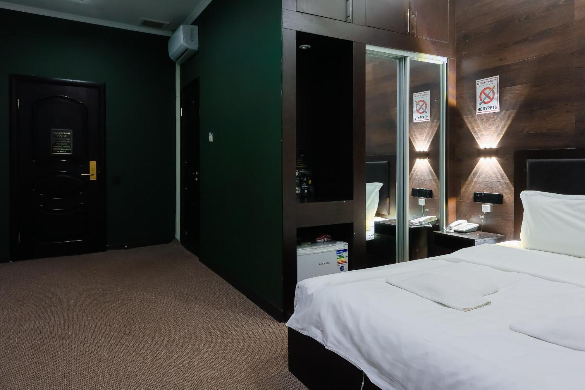 Hotel Vivaldis Almaty Ngoại thất bức ảnh