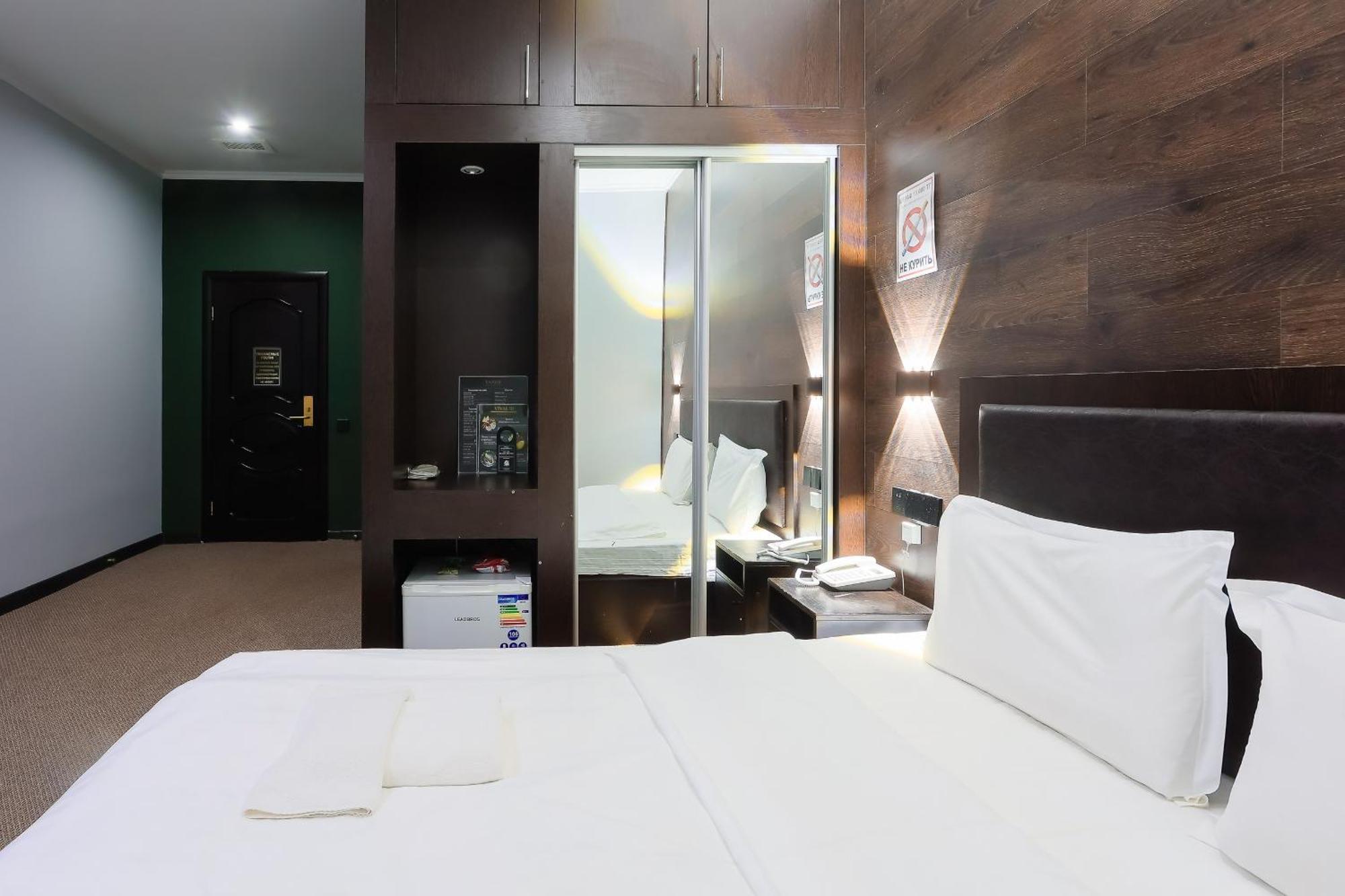 Hotel Vivaldis Almaty Ngoại thất bức ảnh