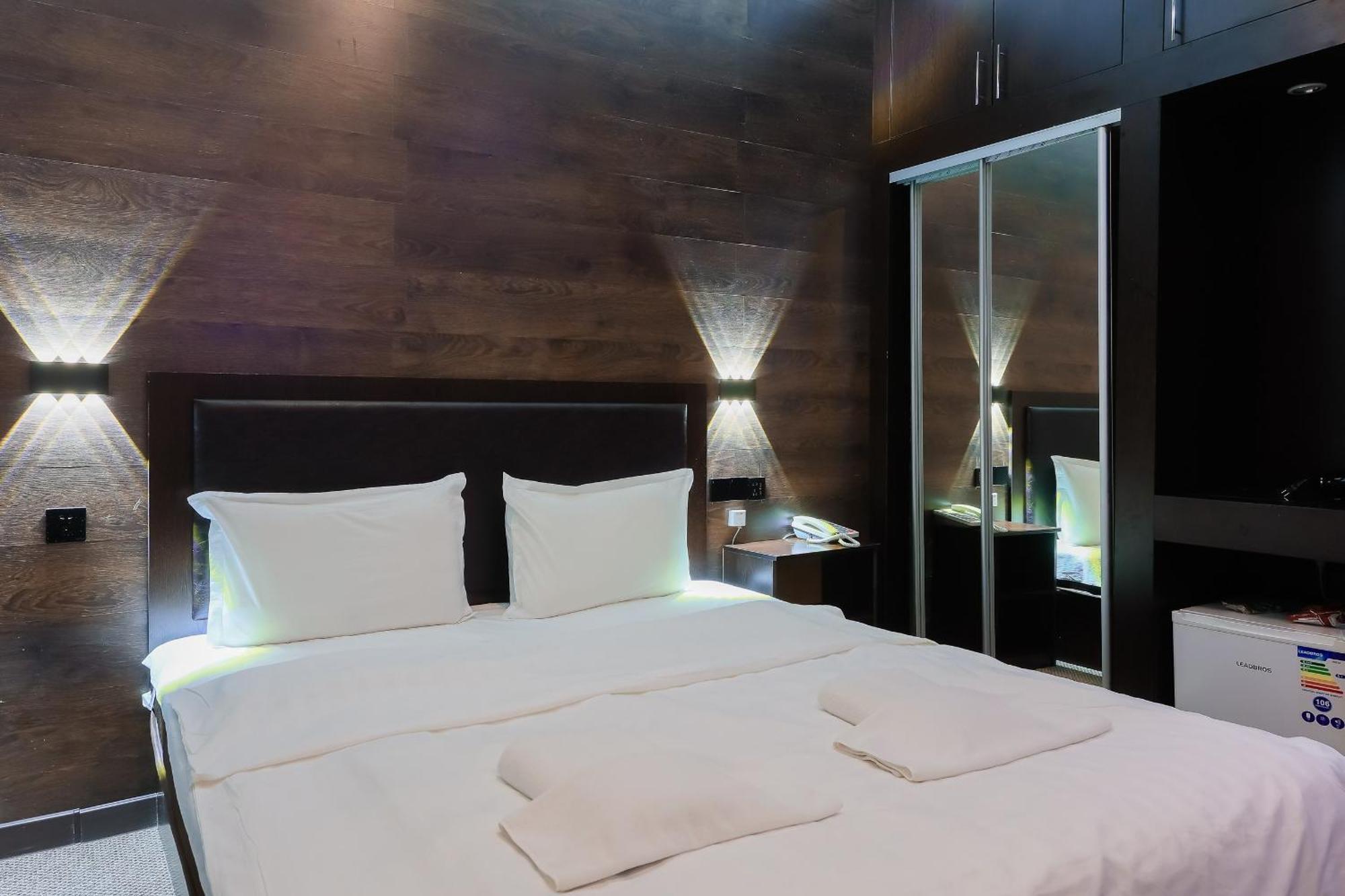 Hotel Vivaldis Almaty Ngoại thất bức ảnh
